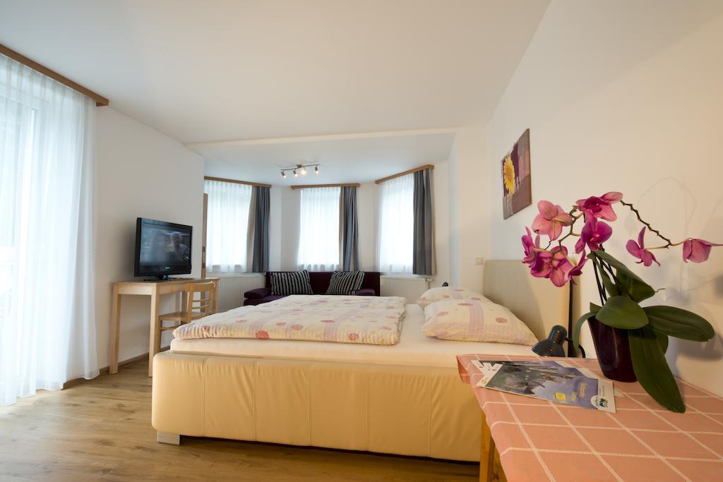 Gasthaus Pension Zur Nixe シュタインバッハ・アム・アターゼー 部屋 写真